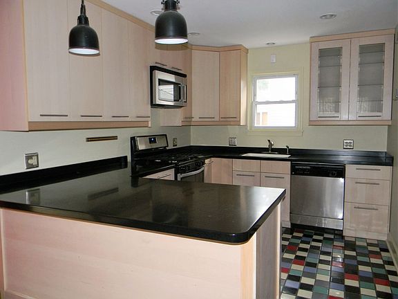 3rd image of 62 S Shannon Ave