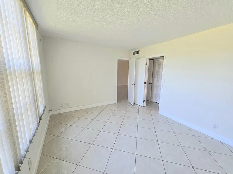 3100 NE 48th Ct #113 — Photo 35