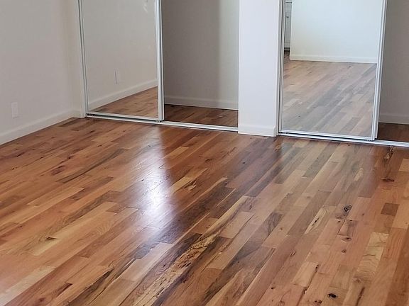5th image of 320 W Medlock Dr #203