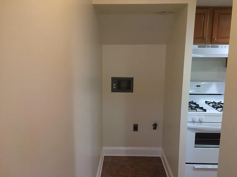 205 Wilson Pl #D — Photo 3
