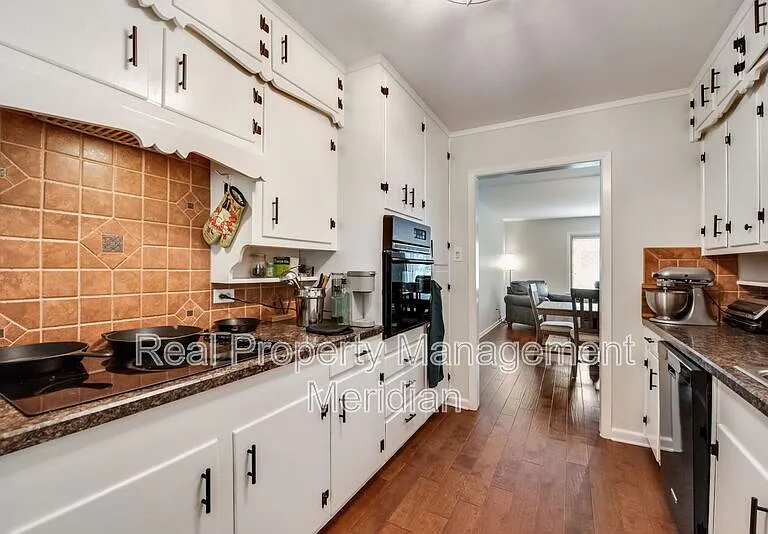 5700 Wessex Ave — Photo 2