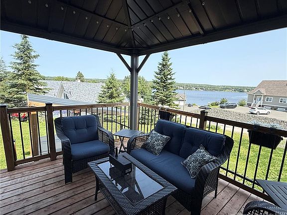 3rd image of 6 Bushville Dr