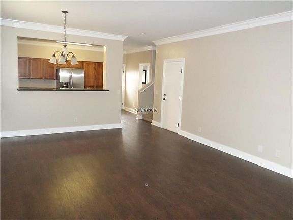 3rd image of 10489 Meadow Village St