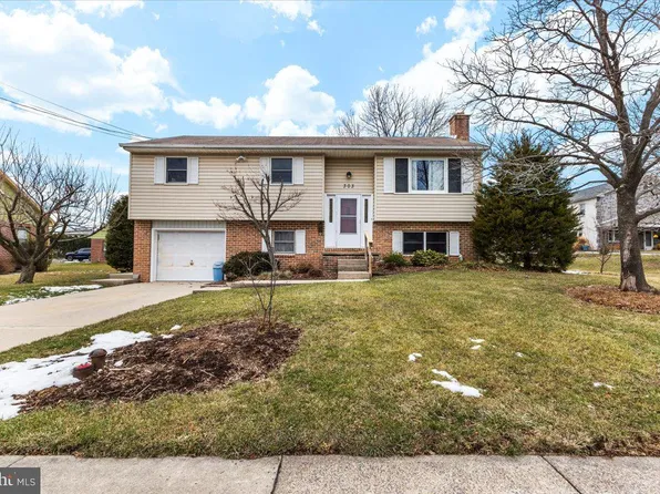 303 Fairview St, Stowe, PA 19464