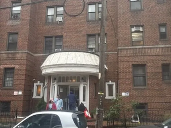 6538 Booth St APT 2F, Flushing, NY 11374