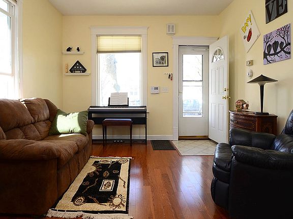 4th image of 4409 S 41st St