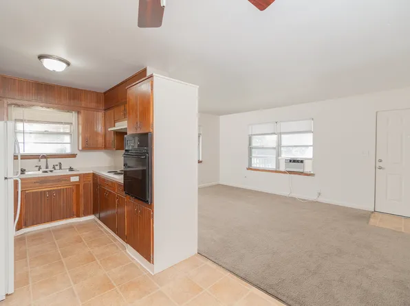 East Manor Apartments