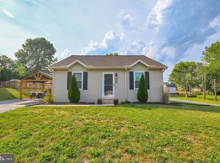 60 Pond Rd, Felton, PA 17322