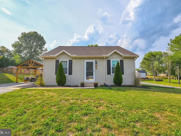 60 Pond Rd, Felton, PA 17322