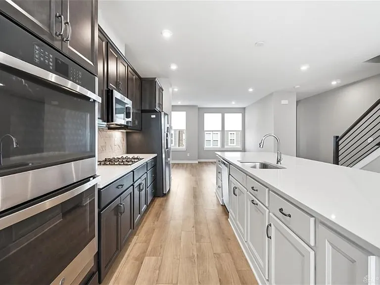 7241 Otley Dr — Photo 22