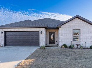 137 Redwood Dr, Bono, AR 72416