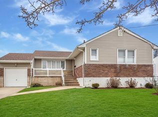 99 Irving Ave, Freeport, NY 11520