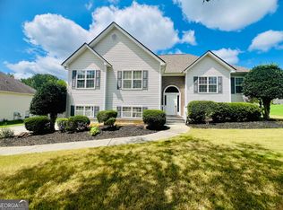 1429 Wyntercreek Dr, Hoschton, GA 30548