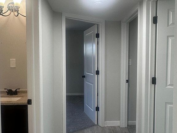 5th image of 22214 Logue Ave