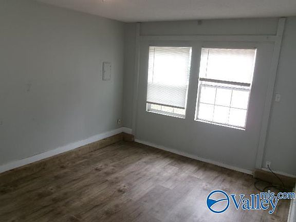 4th image of 4810 Lumary Dr NW
