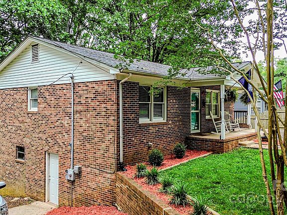 3rd image of 206 Logan Dr