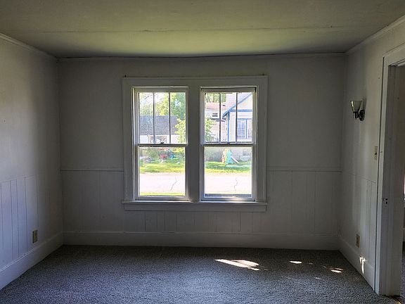 3rd image of 128 Russell Blvd #2