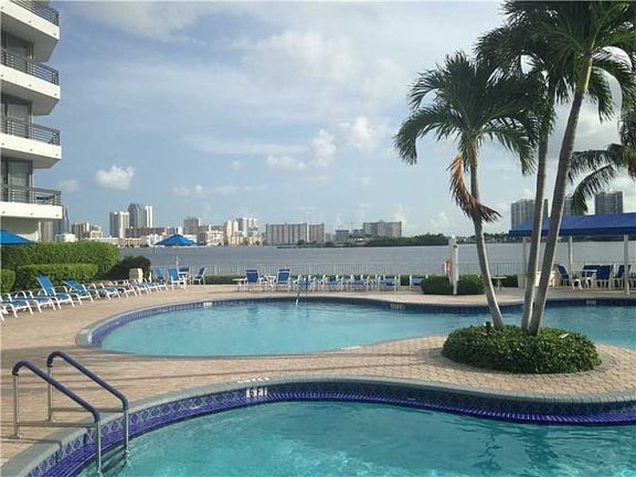 5th image of 3530 Mystic Pointe Dr APT Lph05