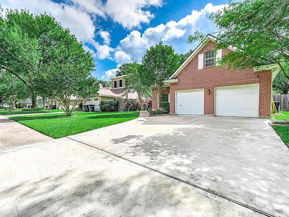 2nd image of 2618 Village Ct
