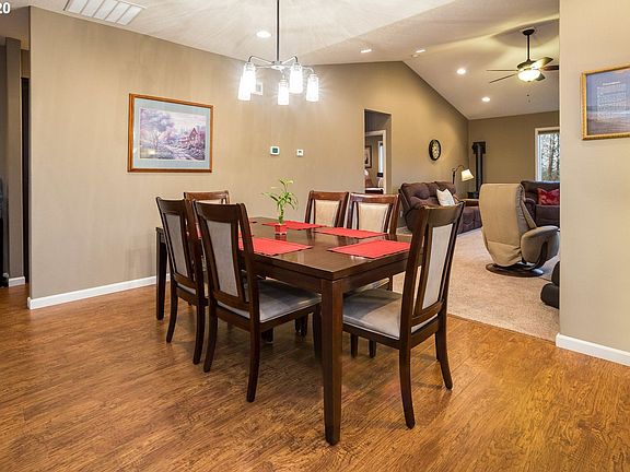 3rd image of 158 Shoreview Dr