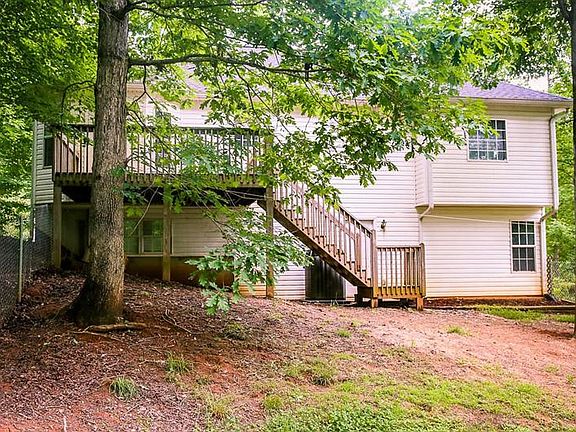 5th image of 105 Habersham Landing Dr