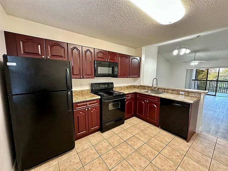 5641 Riverside Dr #306B1 — Photo 9