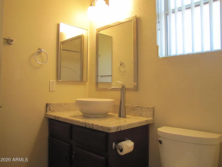 975 W Wendy Way — Photo 10