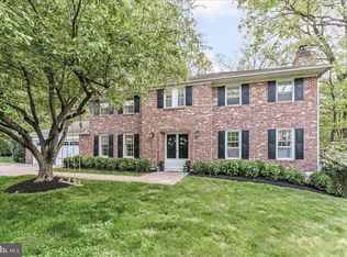 204 Country Gate Rd, Wayne, PA 19087