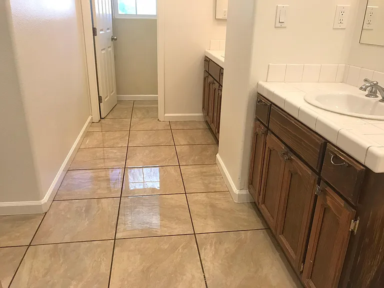 612 W Pillsbury St #102 — Photo 23