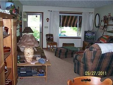 3rd image of 826 Carpico Dr NE