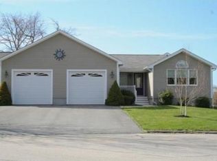 22 Laura Ln, Fairhaven, MA 02719