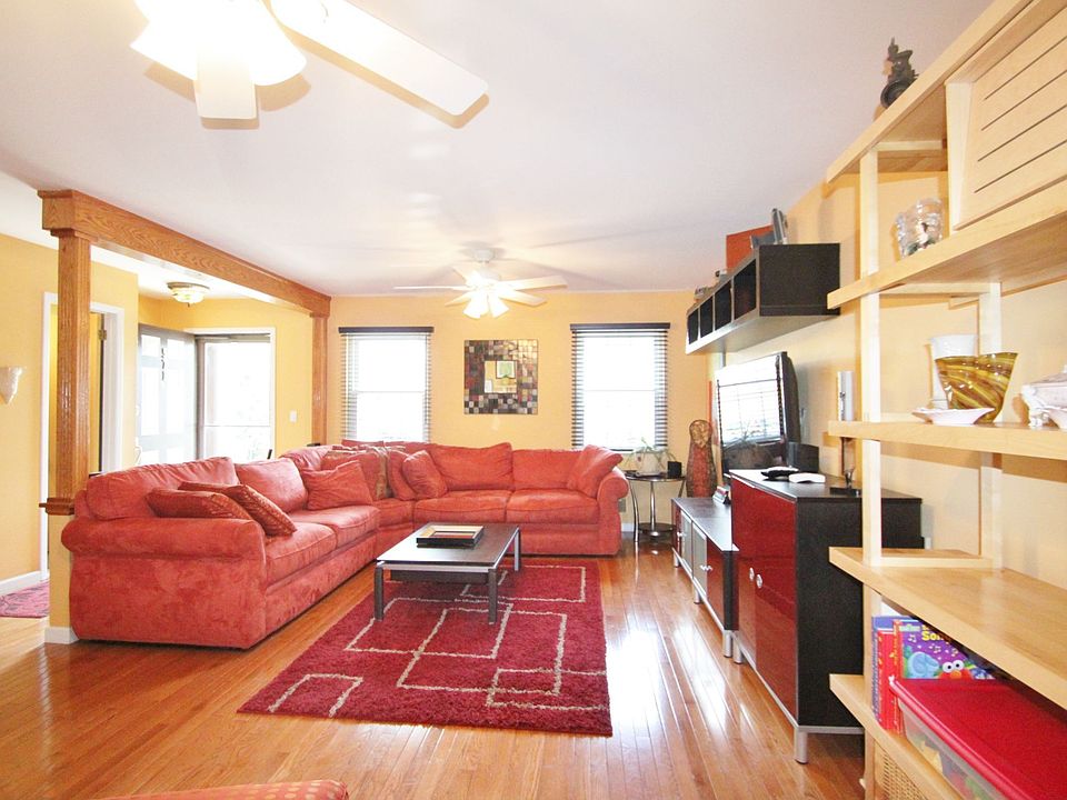 2nd image of 571 Lenape Ct