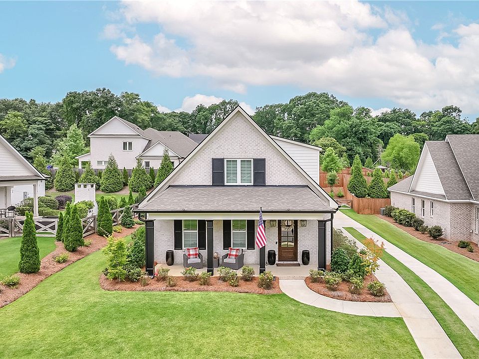 1st image of 557 Arbor Dr