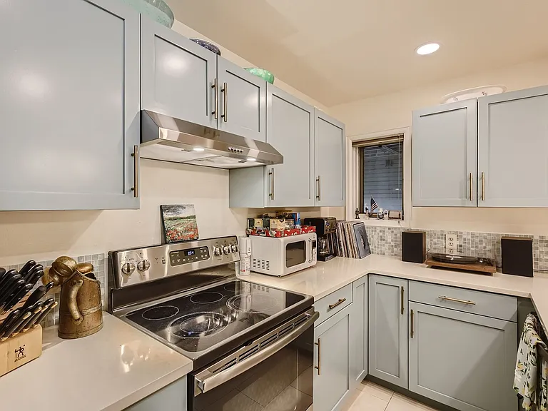 251 Pearl St #2 — Photo 13