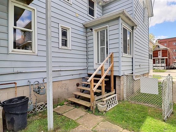 2nd image of 996 Albert Rd