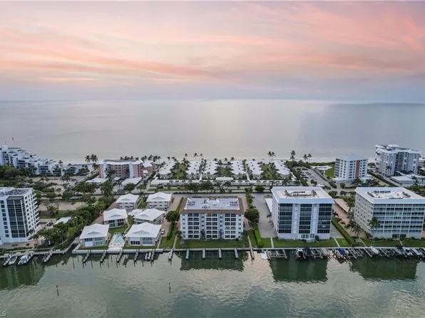 2600 Gulf Shore BLVD N #26, NAPLES, FL 34103