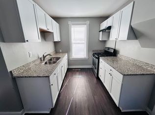 852 4th St E, Saint Paul, MN 55106