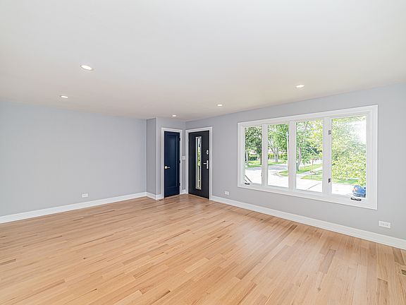 3rd image of 8101 N Oketo Ave
