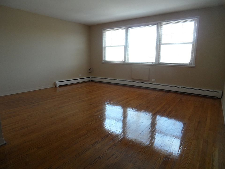 1st image of 7200 N Claremont Ave APT 403