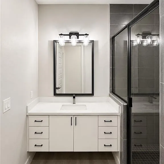 2516 Wisteria St — Photo 14