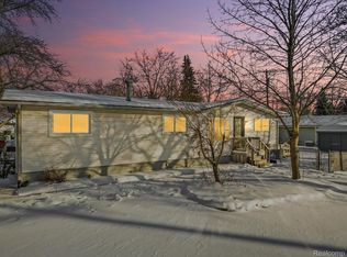 711 S Pontiac Trl, Walled Lake, MI 48390