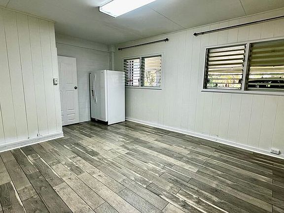 2nd image of 3007 Lanikaula St #C
