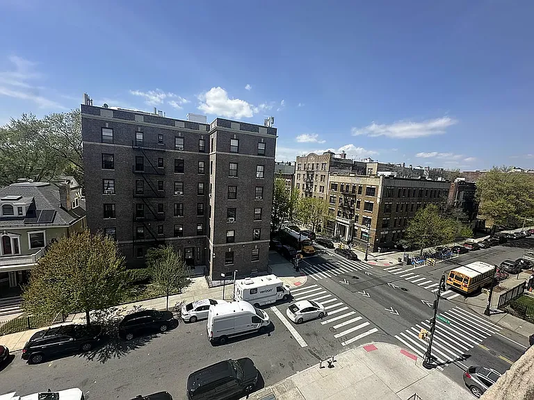 1902 Beverley Rd #5 — Photo 9