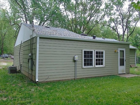 4th image of 7432 Evanston Ave
