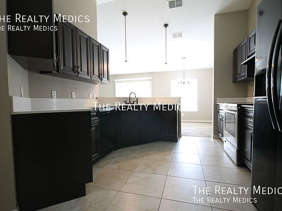 5th image of 16597 SW 31st Cir