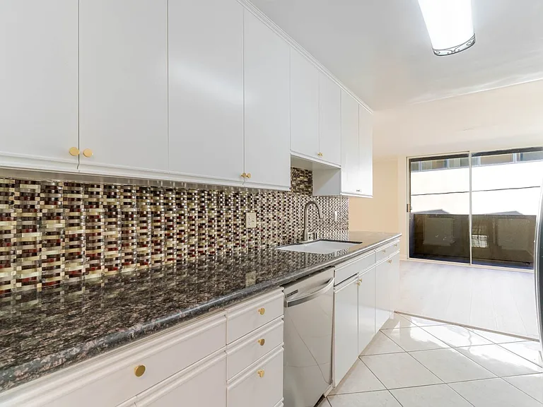 14141 Dickens St #211 — Photo 11
