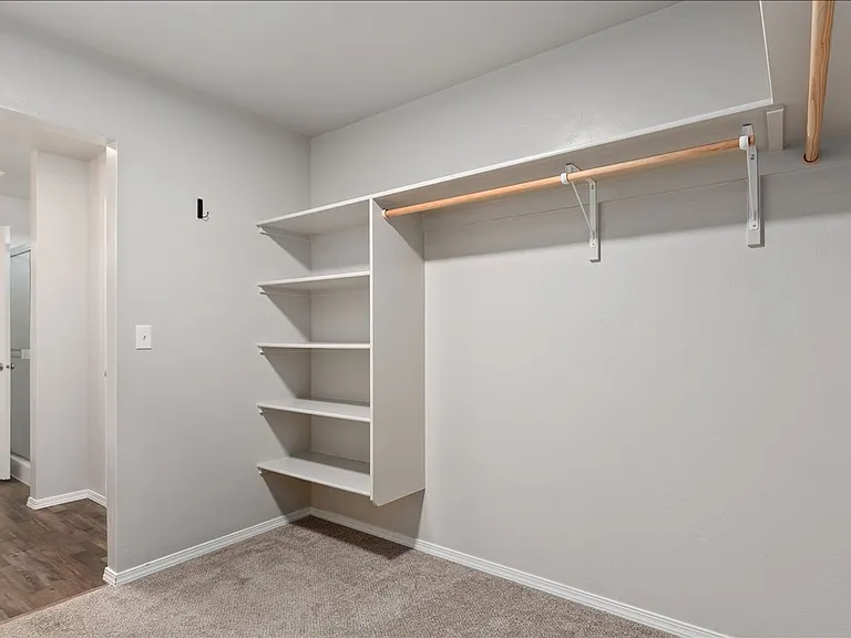 2044 Kodiak St — Photo 34