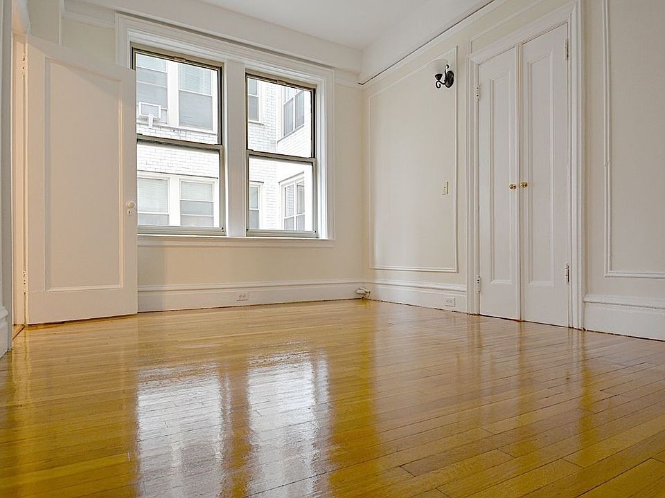 2nd image of 287 Amsterdam Ave #901