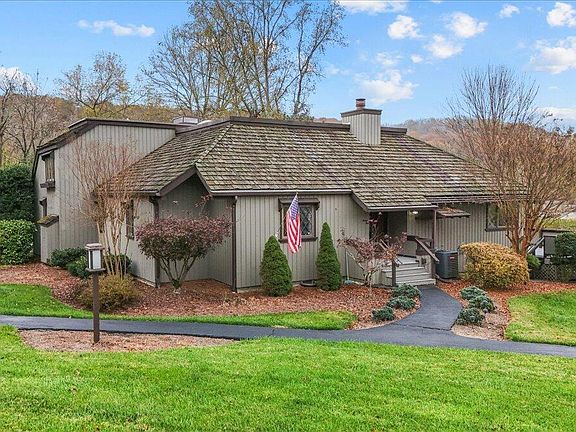 3rd image of 91 Crown Cir