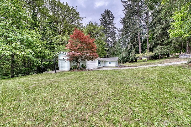 2nd image of 7924 Ohana Place NE